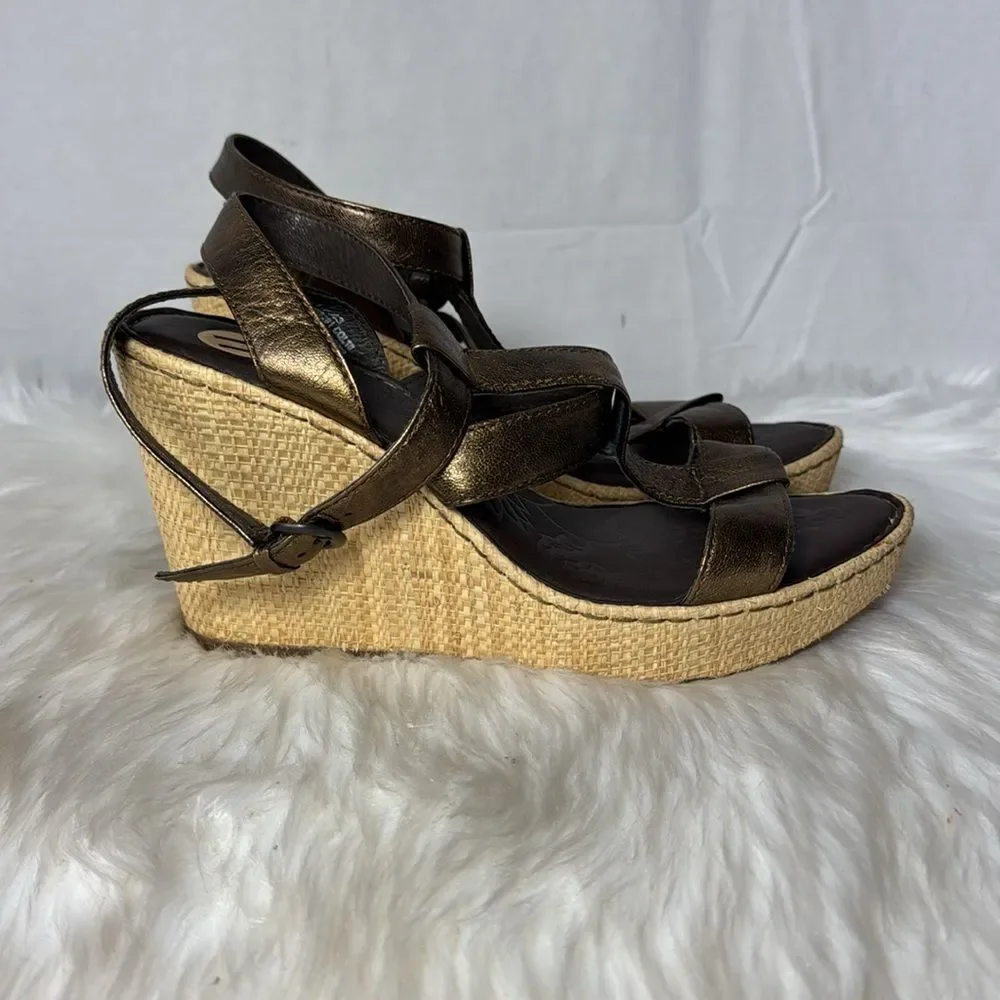 Born NWOT Bronze Metallic Leather Women's Wedge‎ Espadrille Sandals Sz 11